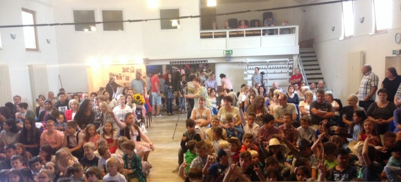 Sommerferienfeier publikum