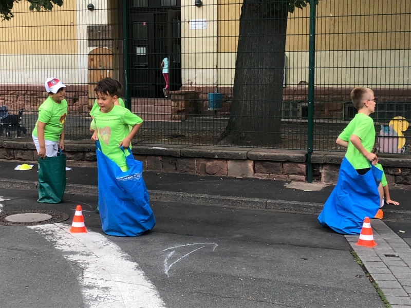 Fit4future Sackhüpfen