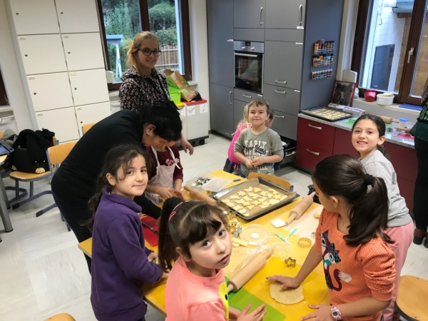 Plätzchen Mädchengruppe1