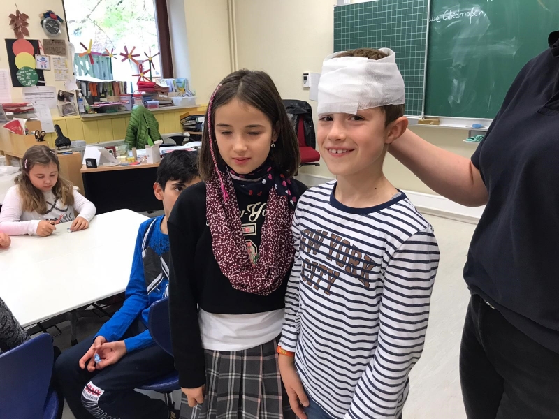 Erste Hilfe Kopfverband