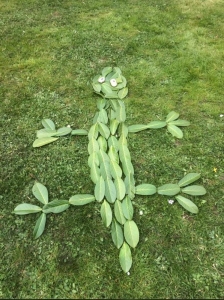 Corona Kunst im garten 3