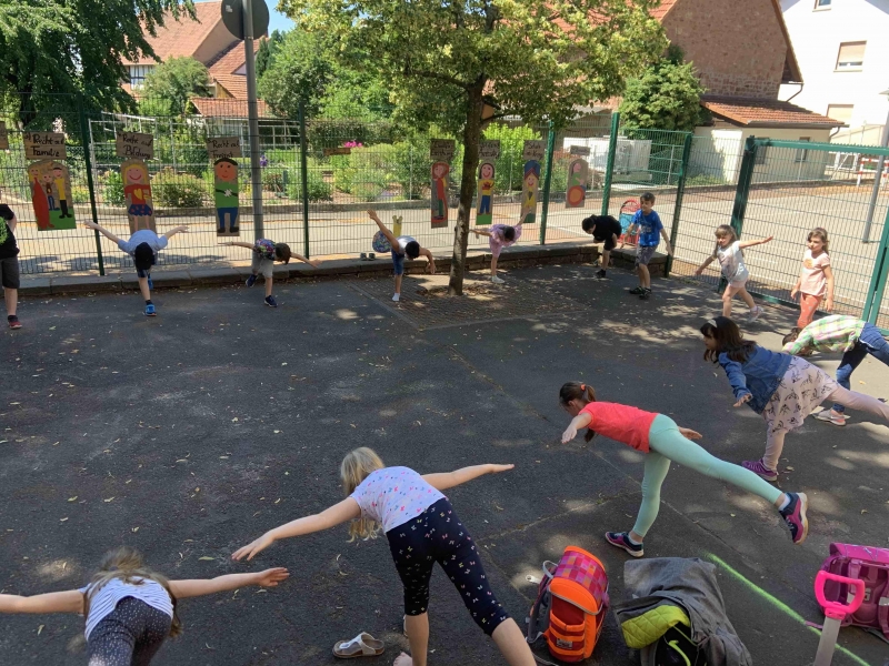 Yoga Klasse 2 Flieger