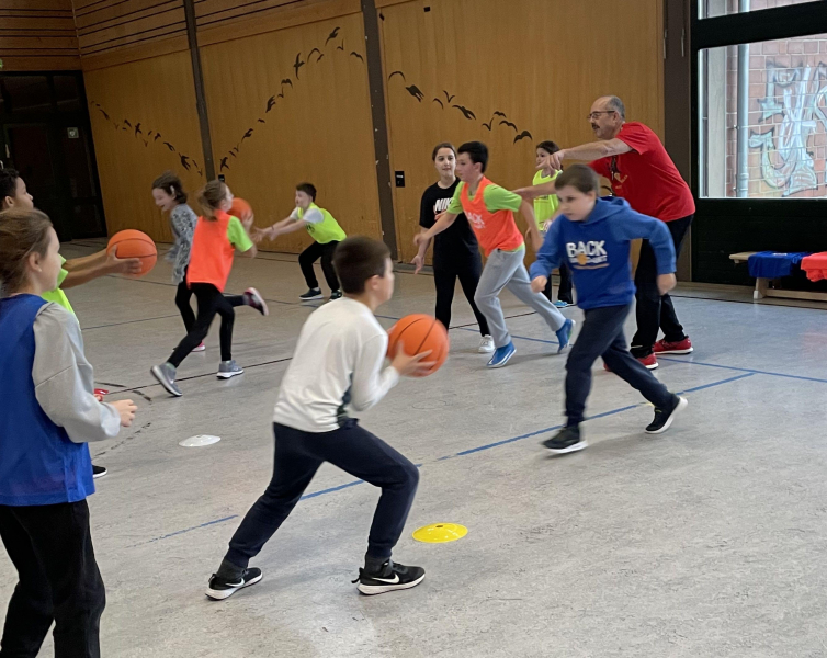 SAT Basketball werfen und fangen