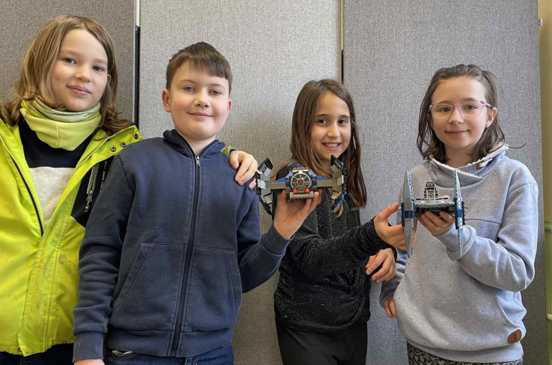 Lego Klasse 4 fertige Modelle