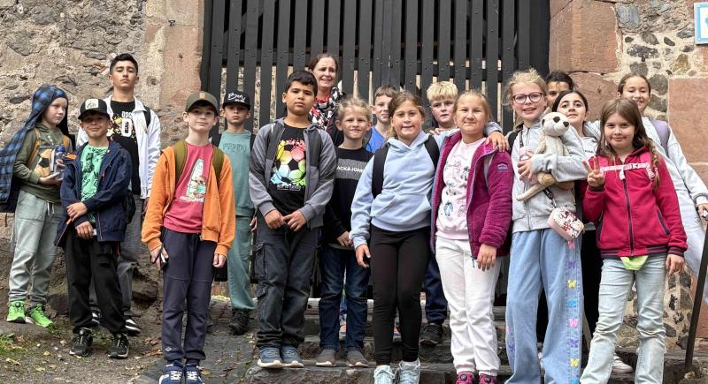 Klassenfahrt3 vor Ronneburg