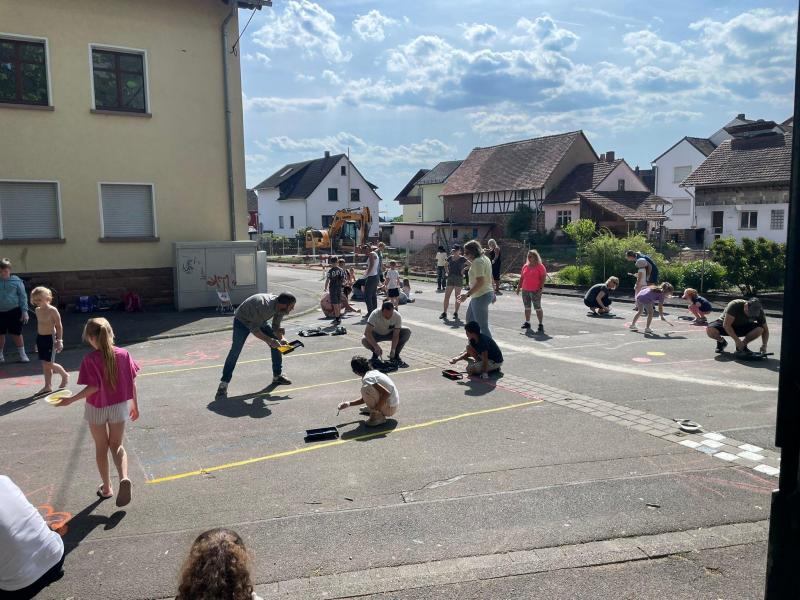 Schulhofbemalung2d74de59 d684 4dc1 a209 55da3d5add8a