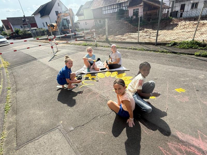 Schulhofbemalung455c5531 e0e9 44b1 93b7 46968ee18e77