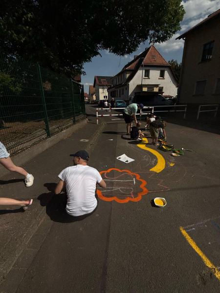 Schulhofbemalungc0a21ba2 f6c8 4252 ac78 b352520569fd