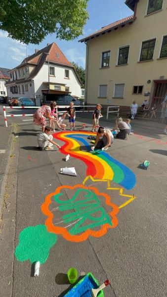 Schulhofbemalungcdcf7175 d416 4fa0 8734 3b64e52b2a62