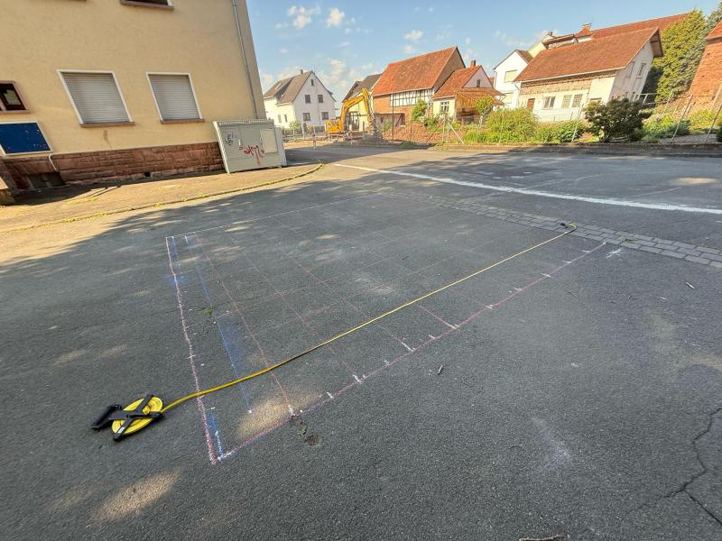 Schulhofbemalungd35b95f6 c7a0 4ff7 b7c4 a3e585cc00b5