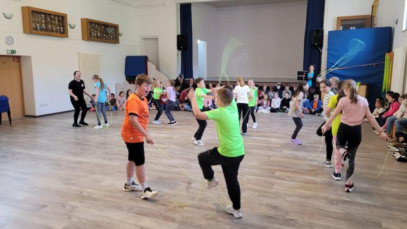 Skippinh heartsf915fe04 3b84 47fb 8fc6 379981cdd1d2