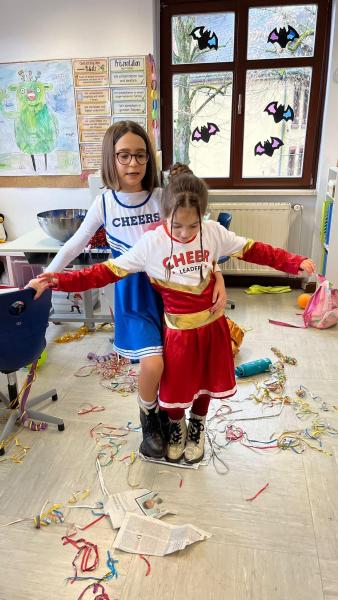 Fasching 20269e7766ab f3ef 408f a9d6 531580bf204e